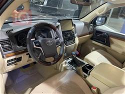 تۆیۆتا لاند کروزەر